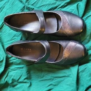 Ziera Mary Jane shoes size 39.